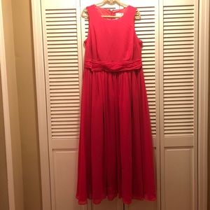 Sleeveless plus size gown